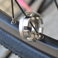 Vélo Original Clé à Rayon Universelle -Pas Cher Cyclo Forte Magasin cle a rayon universelle 2